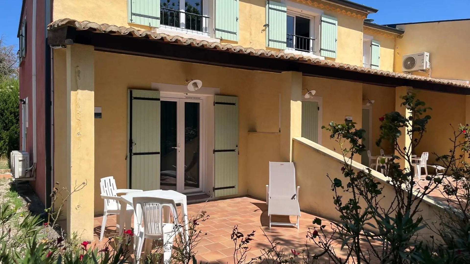 Le Gite Du Festival Sud Aqua - Avignon Tgv Lägenhetshotell